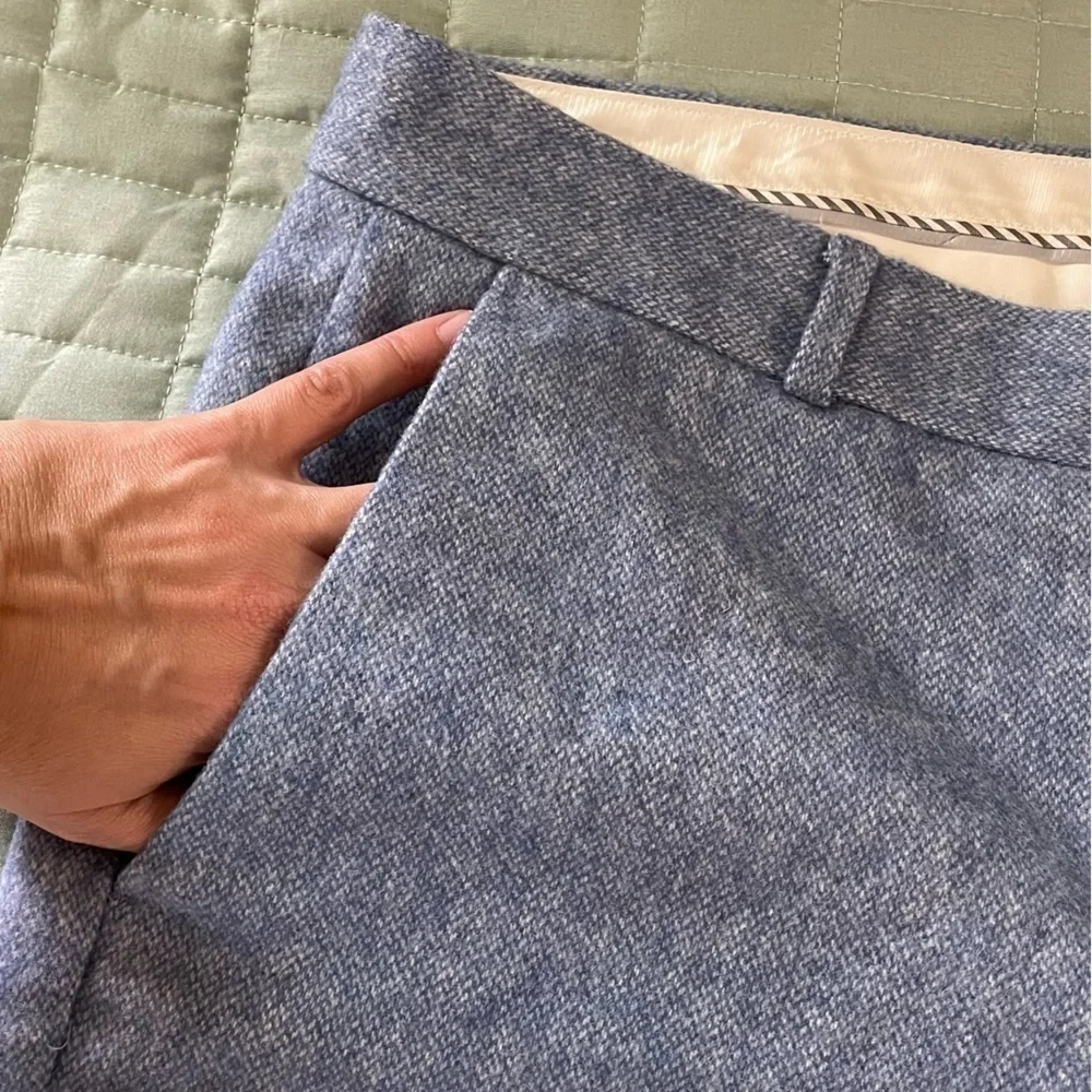 Banana Republic Avery Pant, ankle length, side pockets, wool mix. LIKE NEW
